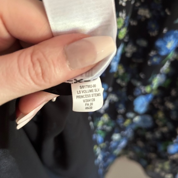 Banana Republic floral, Boho dress. Sheer sleeves. Lined bodice. Size M. - Picture 8 of 9